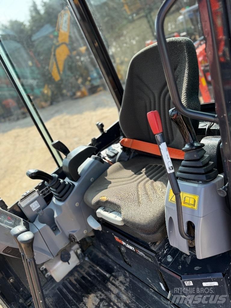 Kubota U 27-4 Mini kotrók < 7t