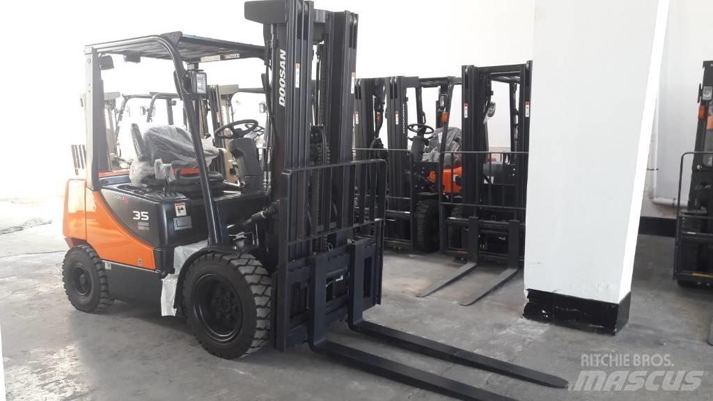 Doosan D35 C-5 Dízel targoncák