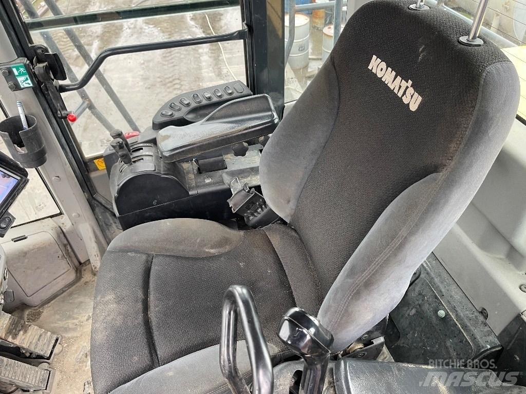 Komatsu WA500-8 Gumikerekes homlokrakodók
