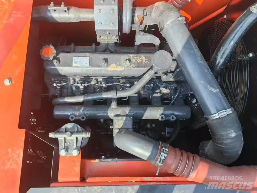 Doosan DX 225 LC Lánctalpas kotrók