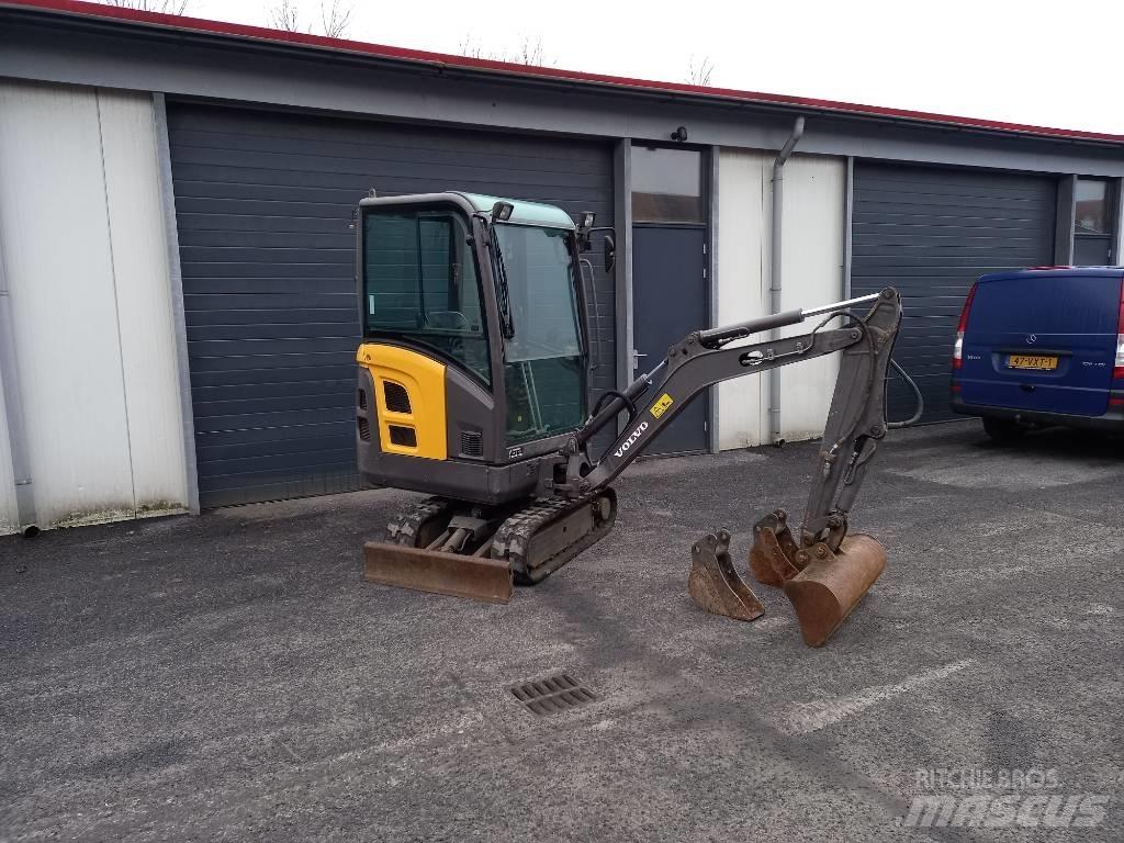 Volvo EC 15 Mini kotrók < 7t