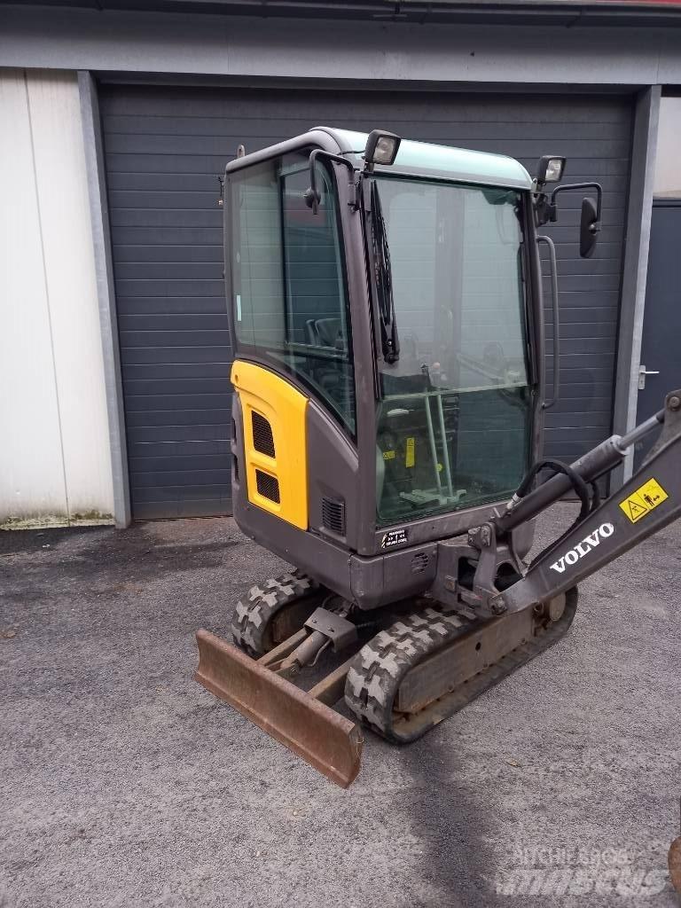 Volvo EC 15 Mini kotrók < 7t