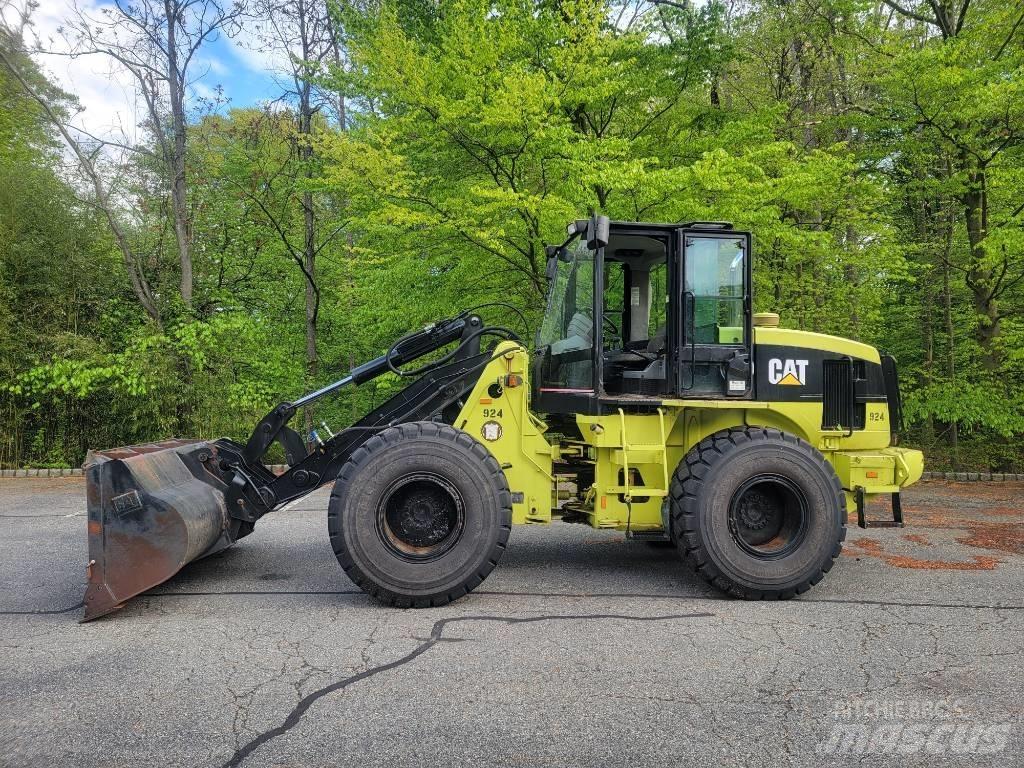 CAT 924 G Gumikerekes homlokrakodók