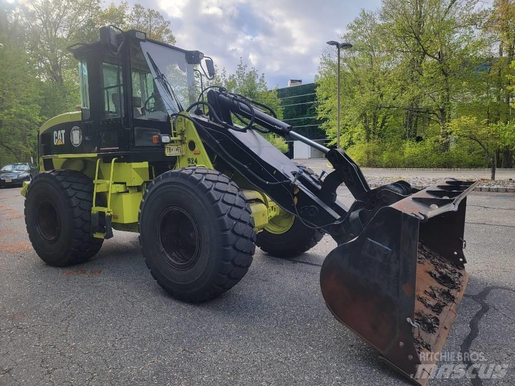 CAT 924 G Gumikerekes homlokrakodók