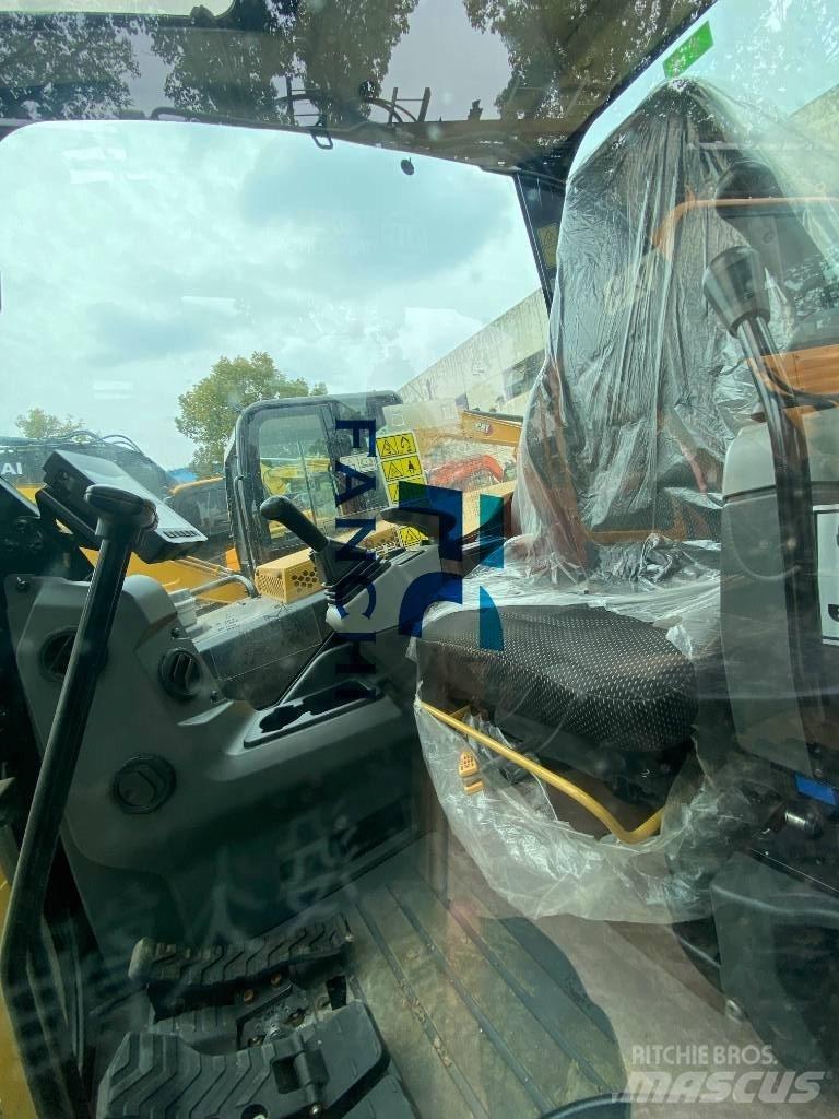 CAT CAT306 Mini kotrók < 7t