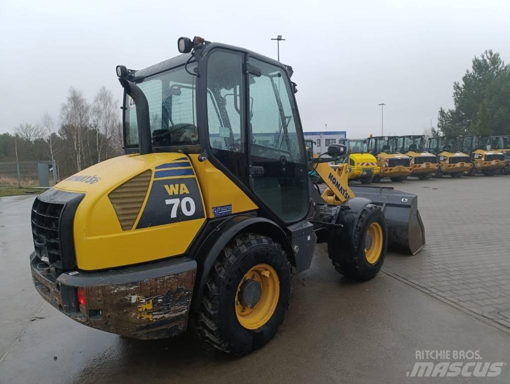 Komatsu WA70-7 Gumikerekes homlokrakodók