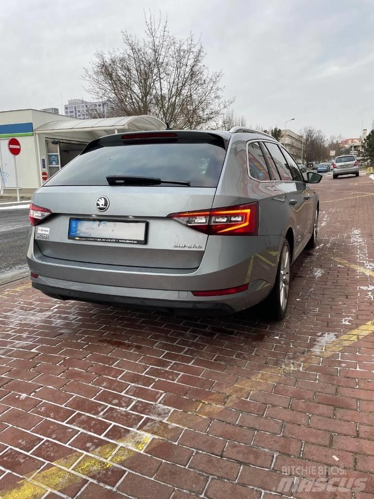 Skoda Superb Kistehergépjárművek