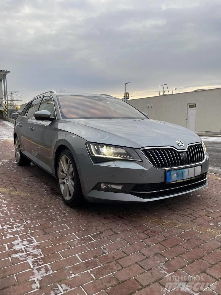 Skoda Superb Kistehergépjárművek