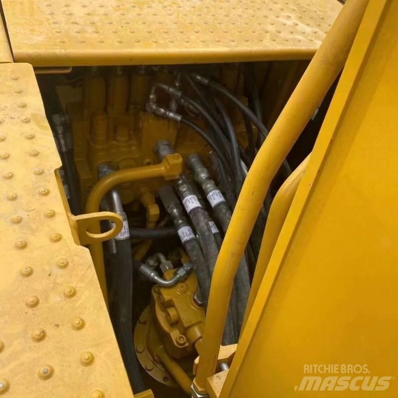CAT 312 Lánctalpas kotrók
