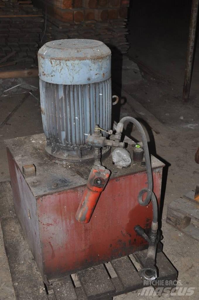  Pompa hydrauliczna Erdészet - Egyebek