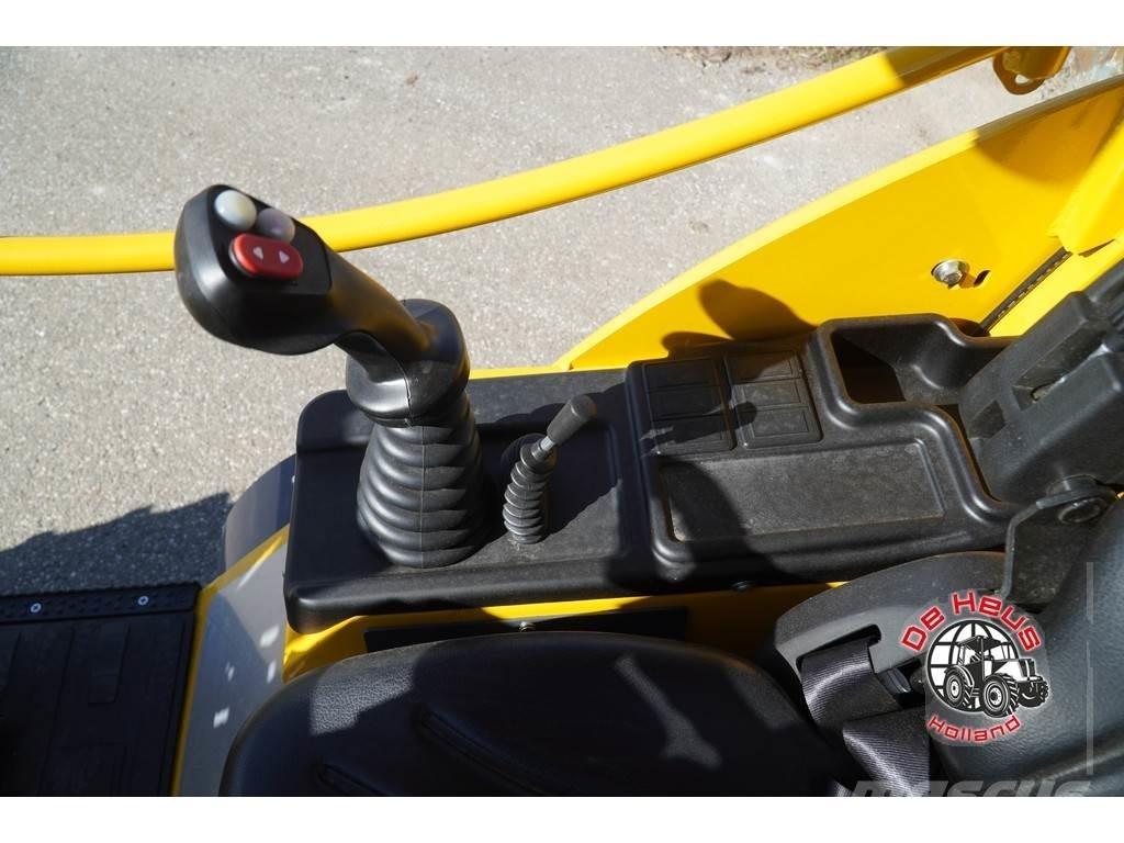 Eurotrac W12S Gumikerekes homlokrakodók