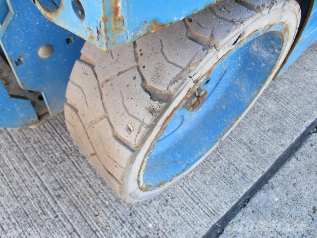 Genie GS 2632 (059) Ollós emelők