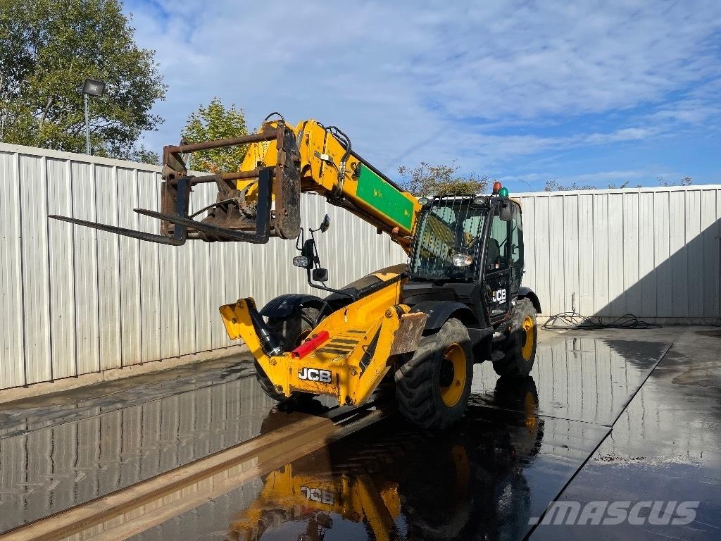 JCB 540-140 Hi Viz Teleszkópos rakodók