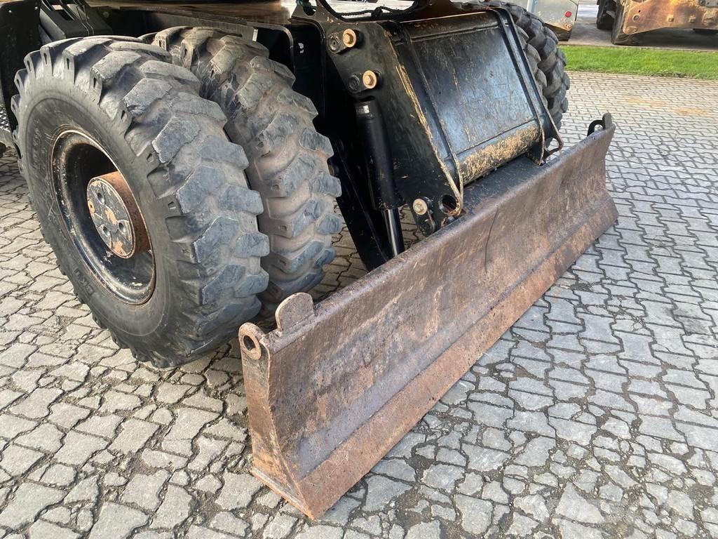 CAT M322 D NVT Gumikerekes kotrók