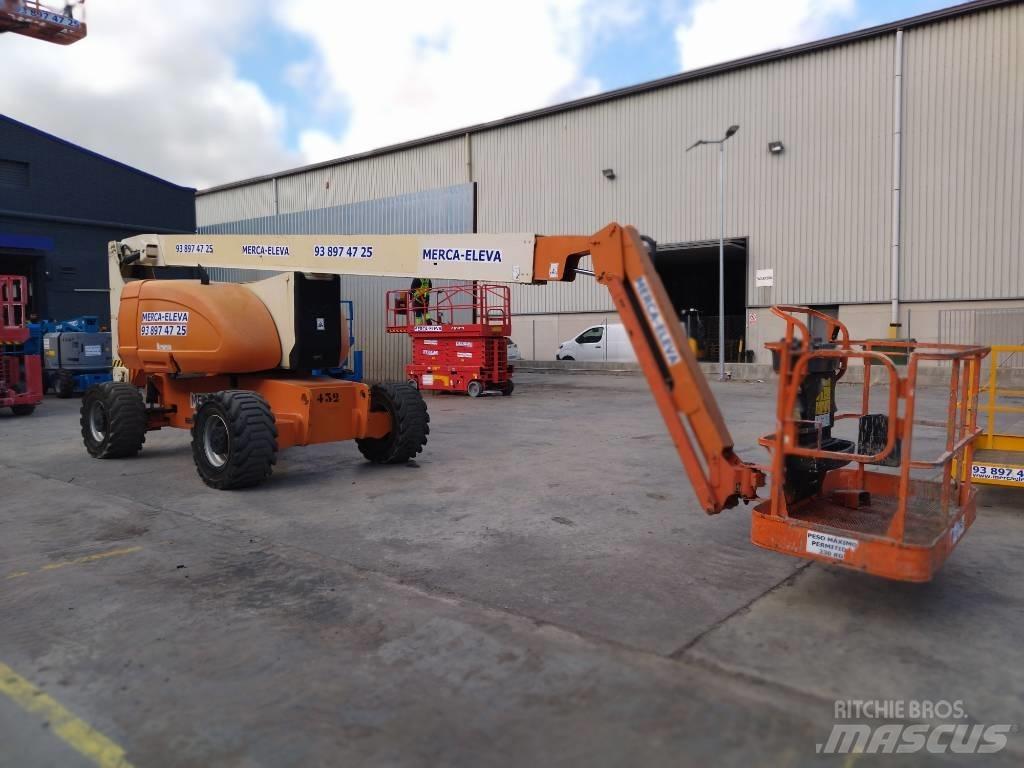 JLG 800 AJ Karos emelők