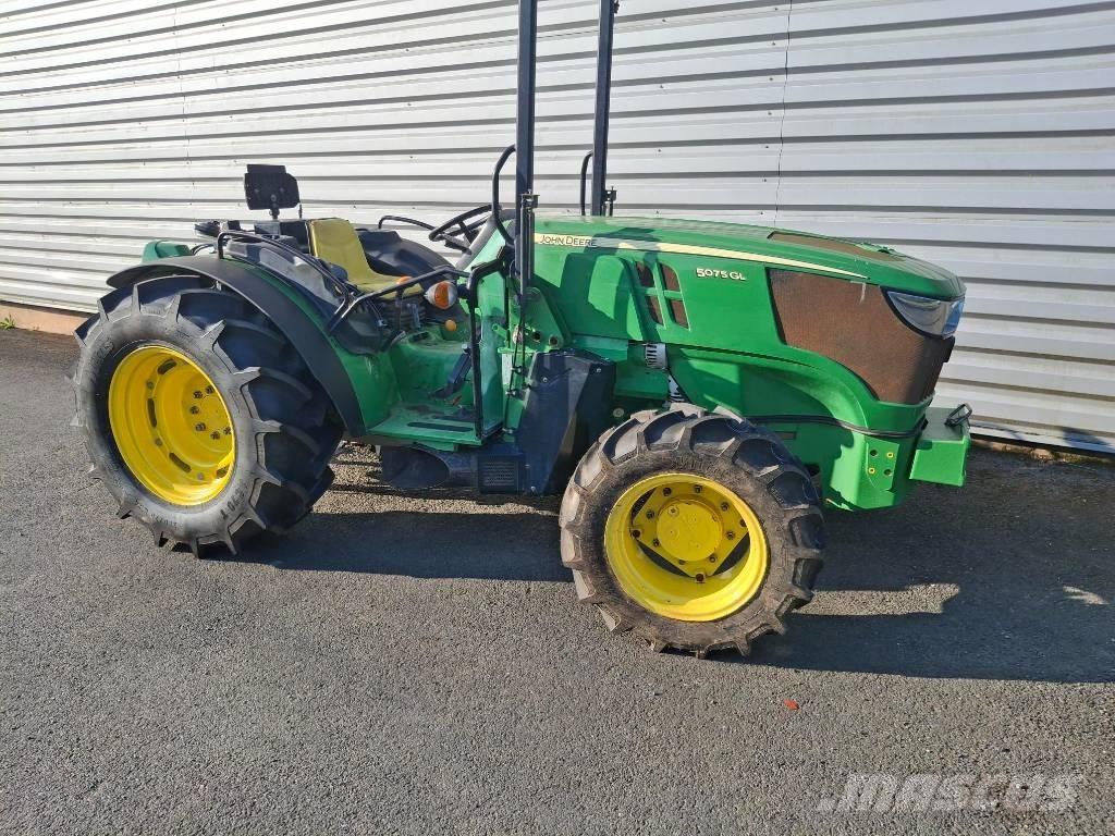 John Deere 5075GL Traktorok