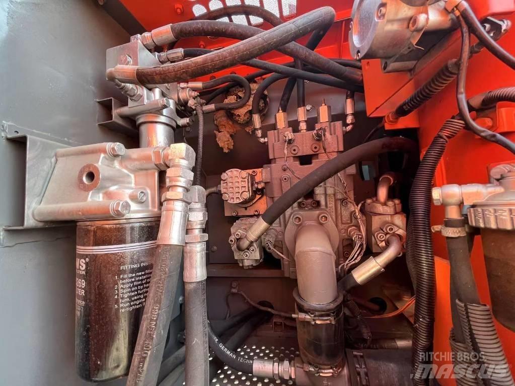 Hitachi ZX 160 Lánctalpas kotrók