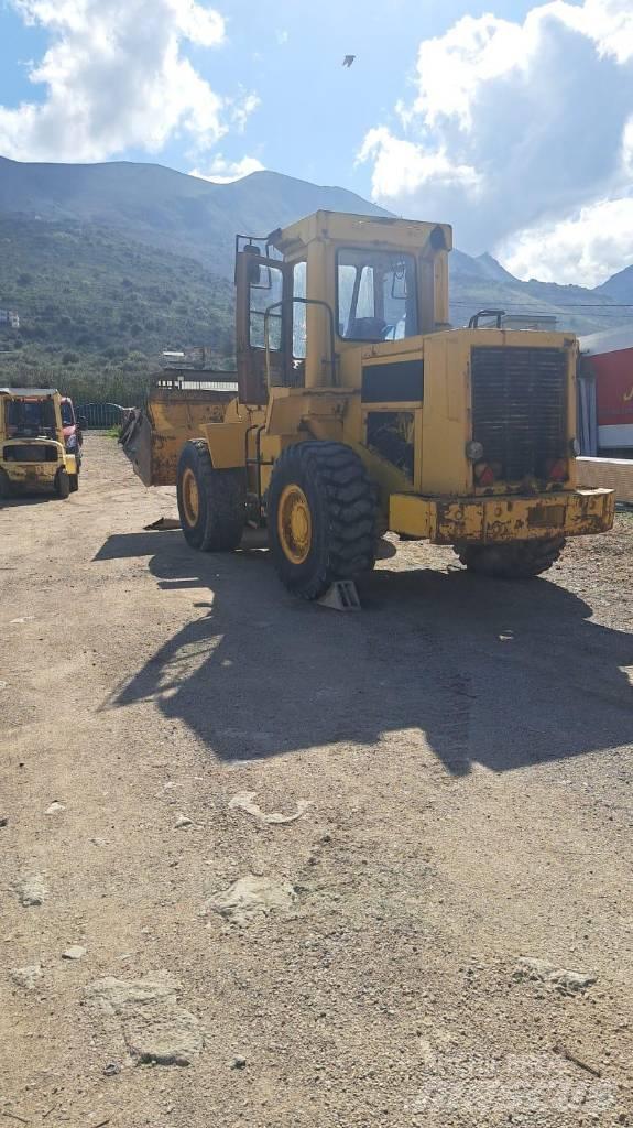 CAT 950 B Gumikerekes homlokrakodók