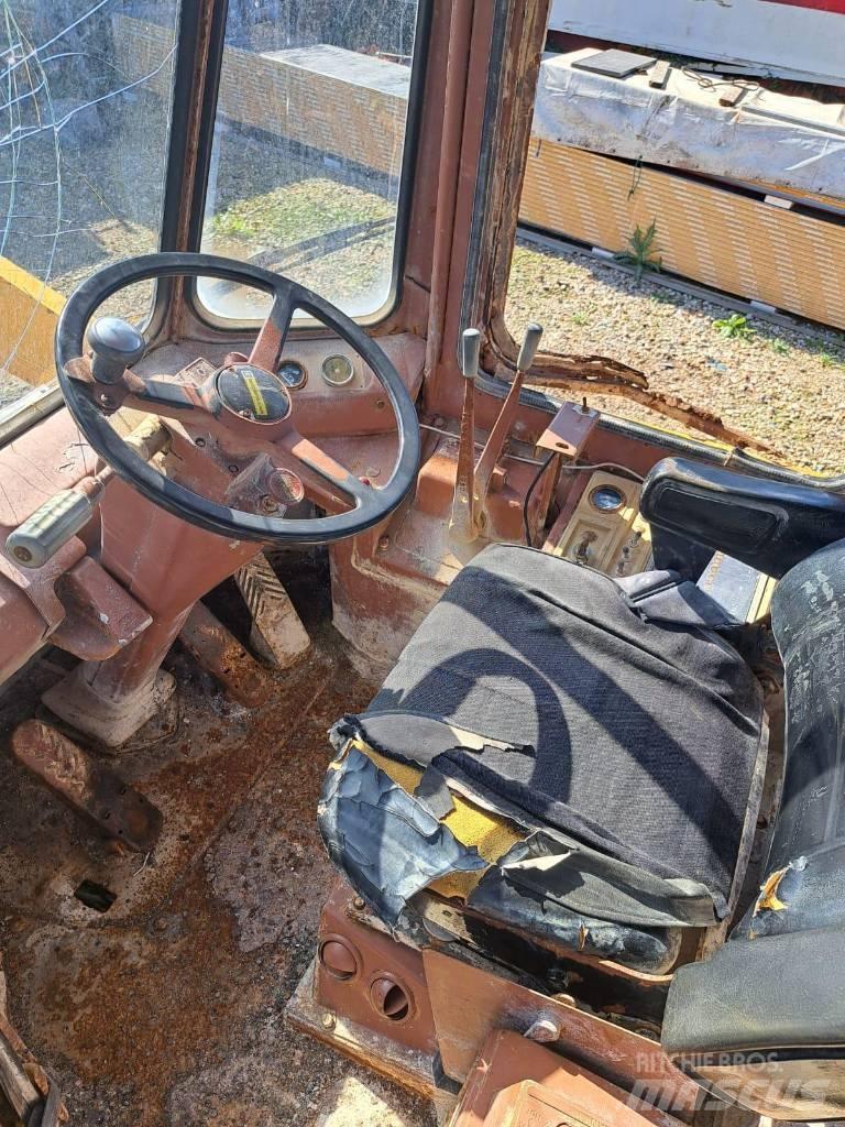 CAT 950 B Gumikerekes homlokrakodók