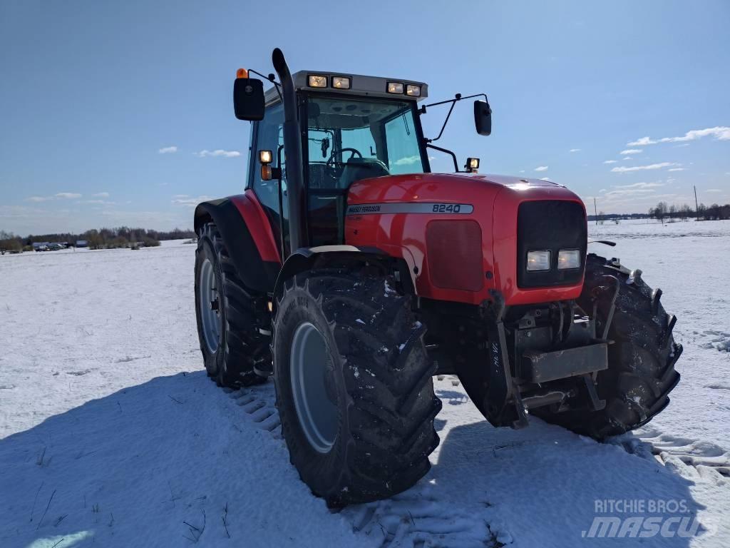  MasseyFergyson 8240 Traktorok