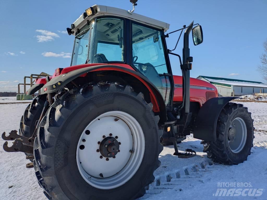  MasseyFergyson 8240 Traktorok