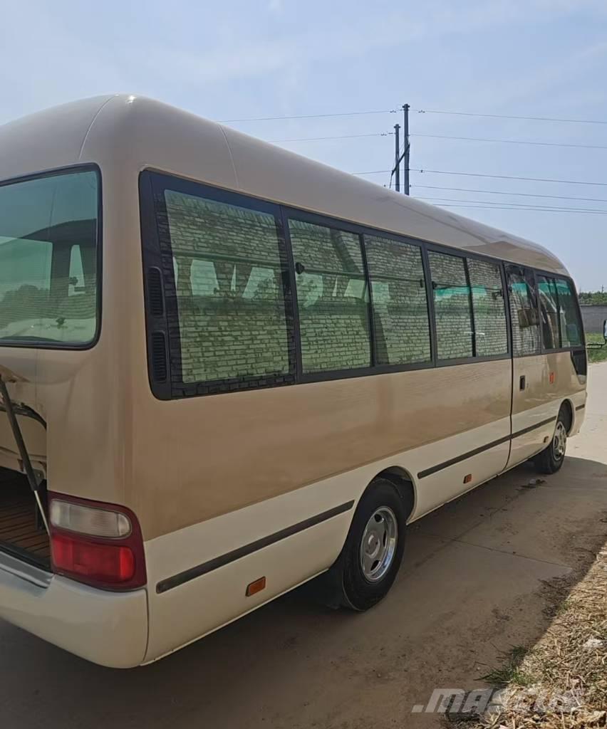 Toyota Coaster Bus Mini buszok