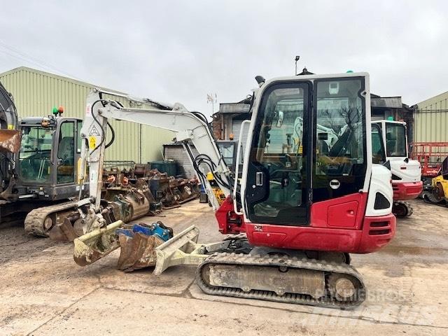 Takeuchi TB 230 Mini kotrók < 7t