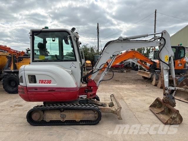 Takeuchi TB 230 Mini kotrók < 7t