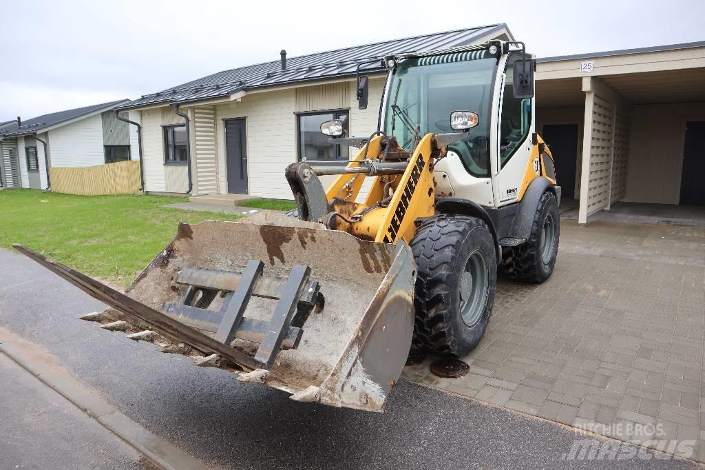 Liebherr 506 Gumikerekes homlokrakodók