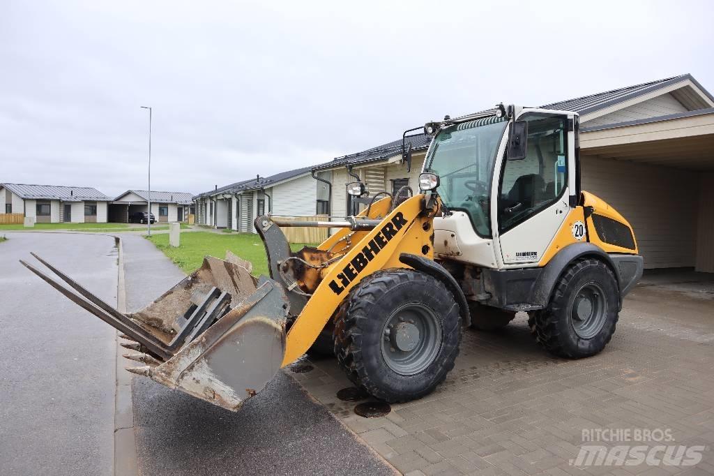 Liebherr 506 Gumikerekes homlokrakodók