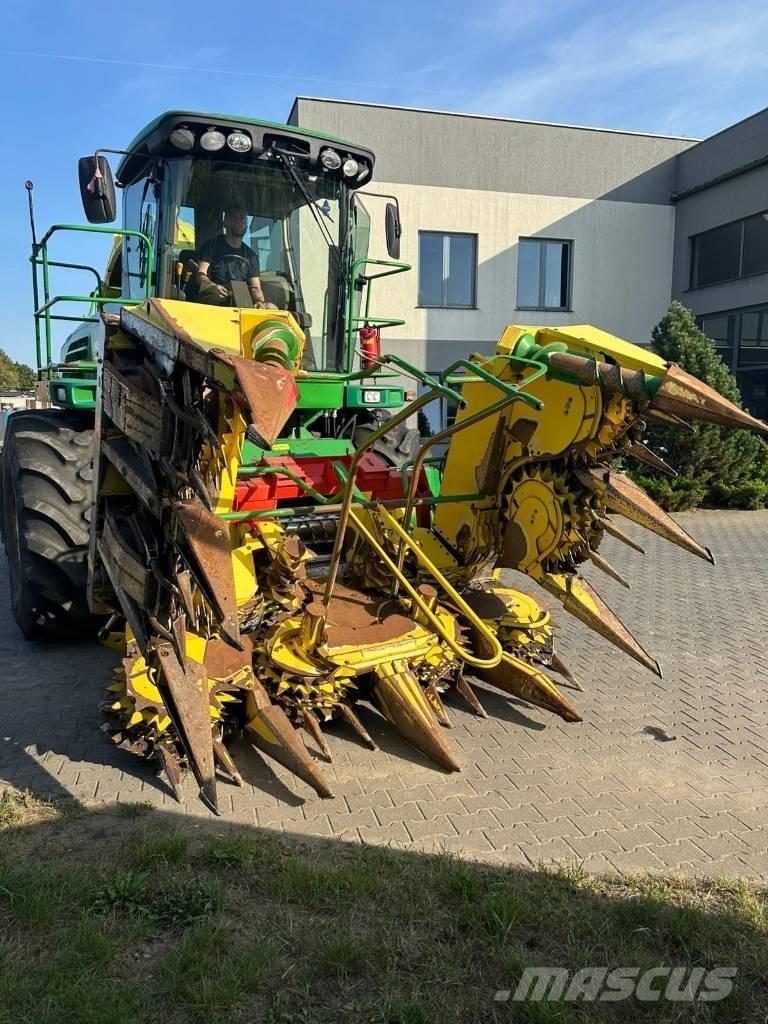 John Deere 7300 Önjáró szecskázók