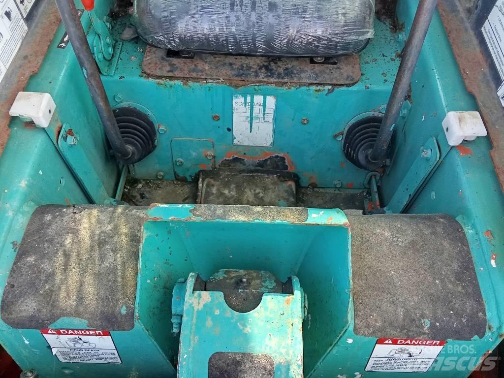 Bobcat 753 Mini kotrók < 7t
