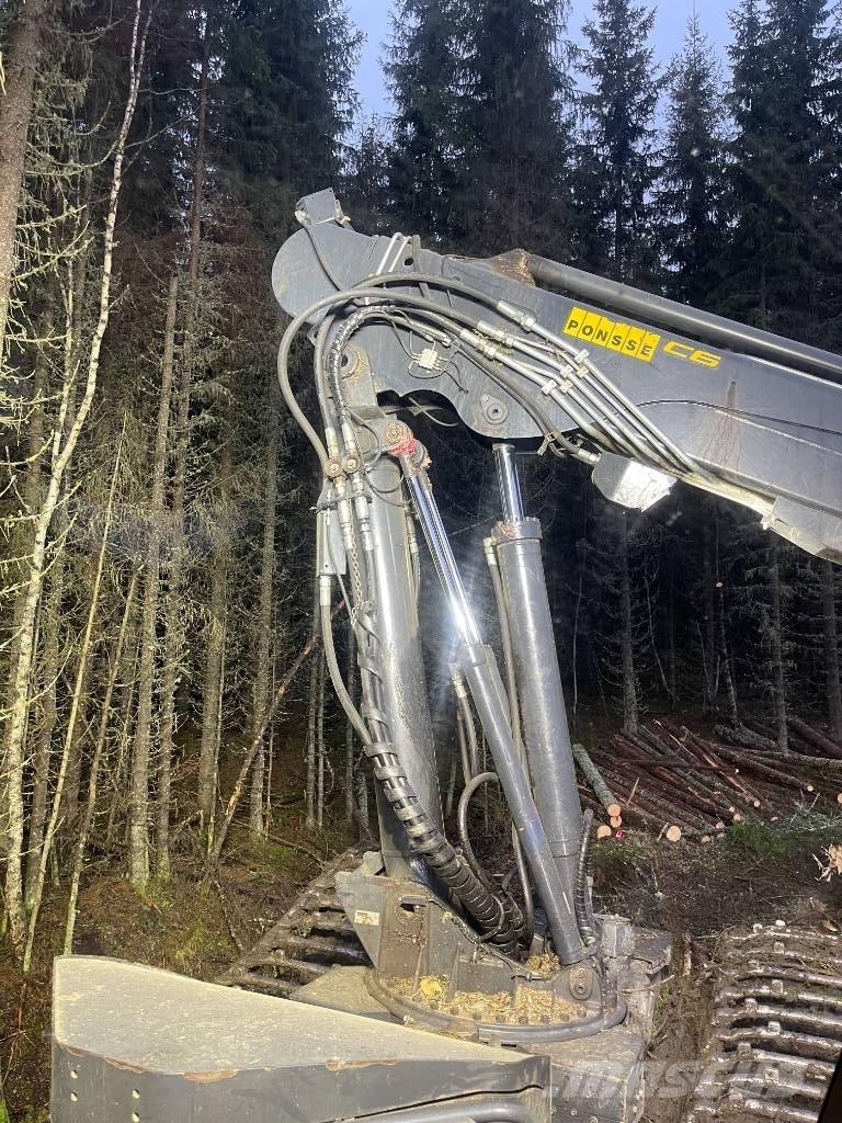 Ponsse BEAR 8W Betakarítók