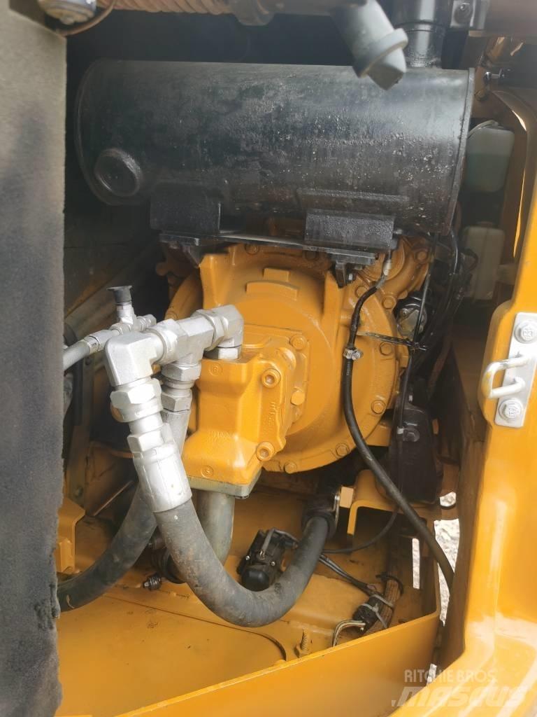 CAT 308 E 2 Lánctalpas kotrók