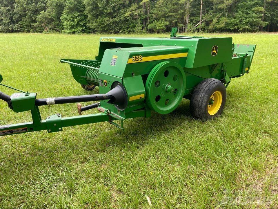 John Deere 338 Baler Szögletes bálázók