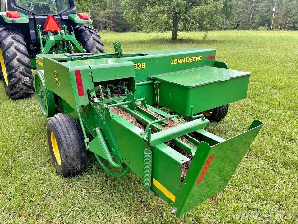 John Deere 338 Baler Szögletes bálázók