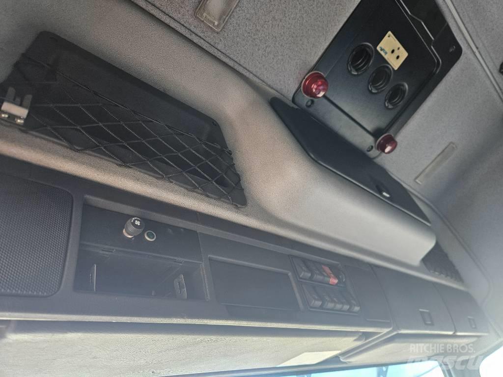 Volvo FM12 420 8x2 Multifunkciós teherautók