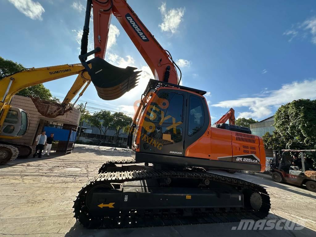 Doosan DX 225 LCA Lánctalpas kotrók