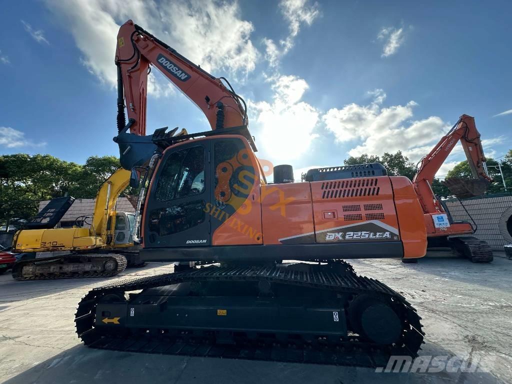 Doosan DX 225 LCA Lánctalpas kotrók