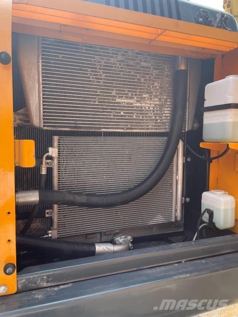 Hyundai 220LC-9S Lánctalpas kotrók