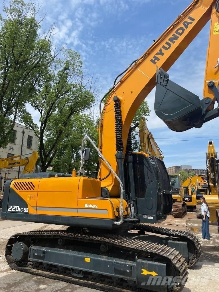 Hyundai 220LC-9S Lánctalpas kotrók