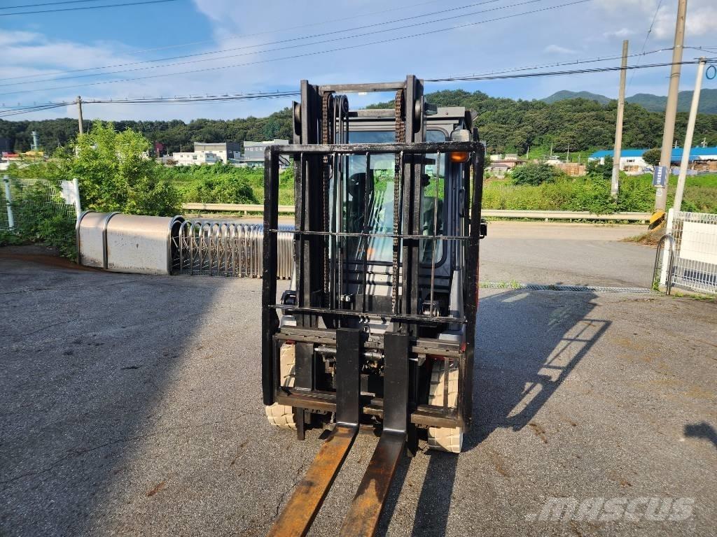 Toyota 7 FB 25 Elektromos targoncák