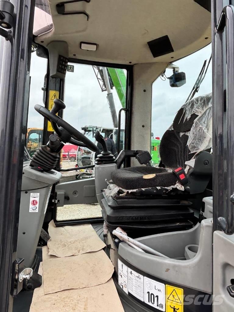 Yanmar V 120 Gumikerekes homlokrakodók