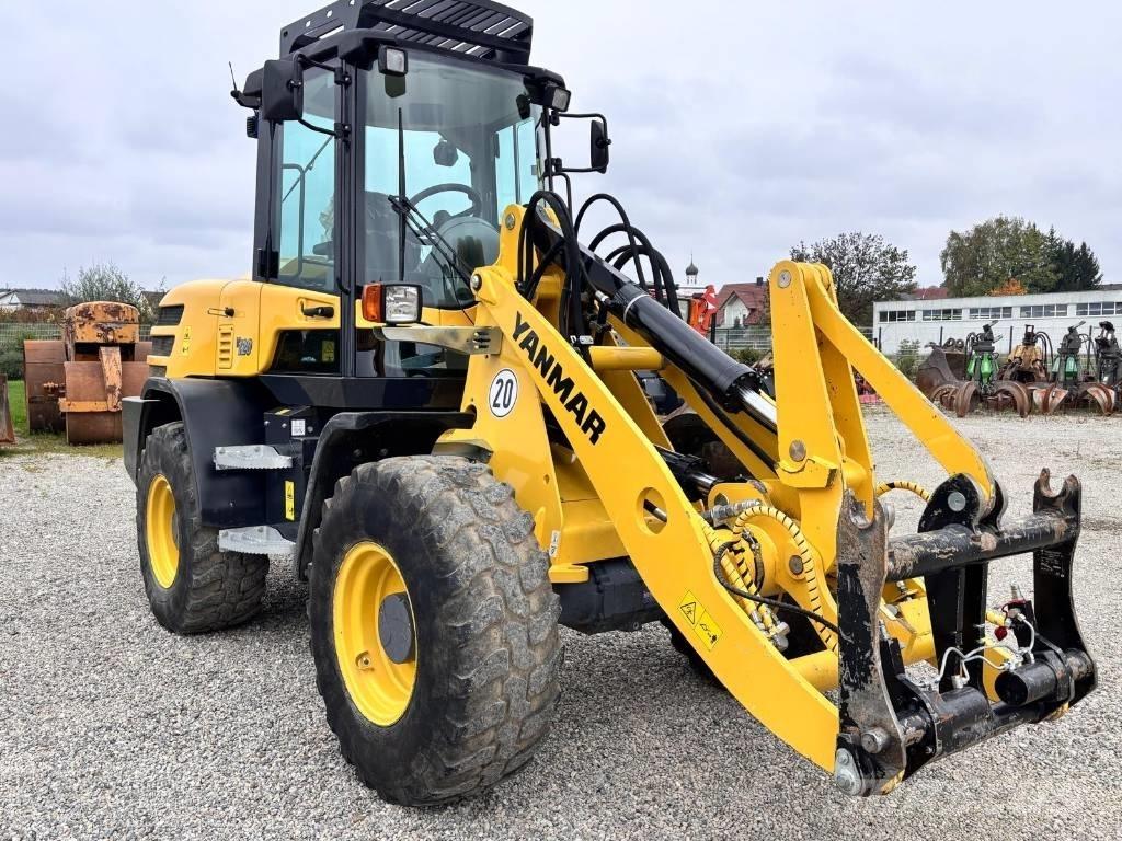 Yanmar V 120 Gumikerekes homlokrakodók