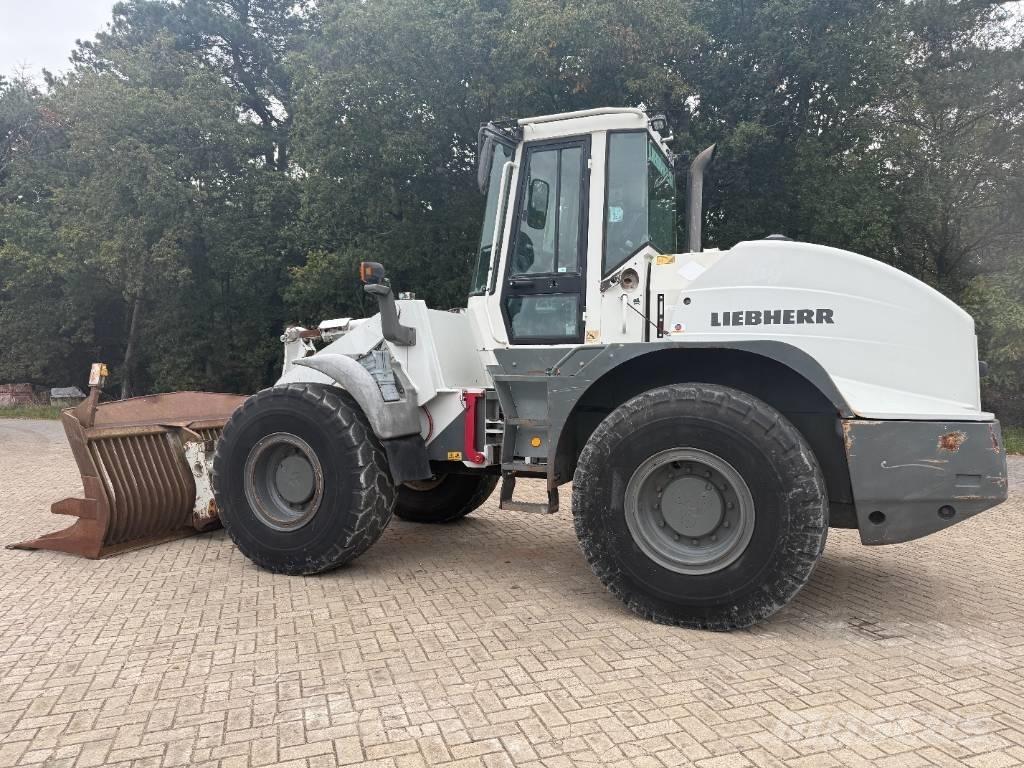 Liebherr L 538 Gumikerekes homlokrakodók