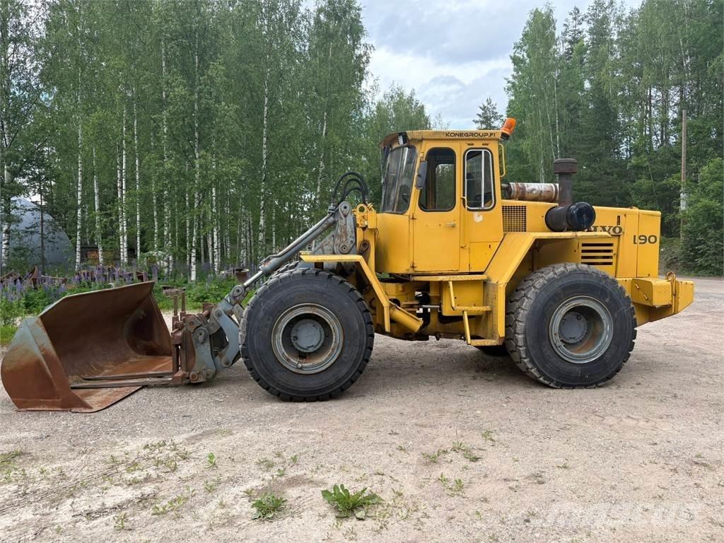 Volvo BM L90 5.5. Gumikerekes homlokrakodók