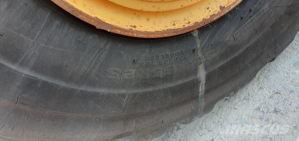 Volvo A 30 F Csuklósdömperek