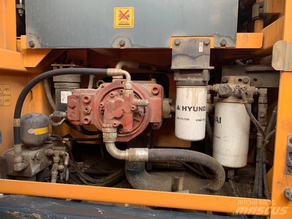 Hyundai HX220A L Lánctalpas kotrók