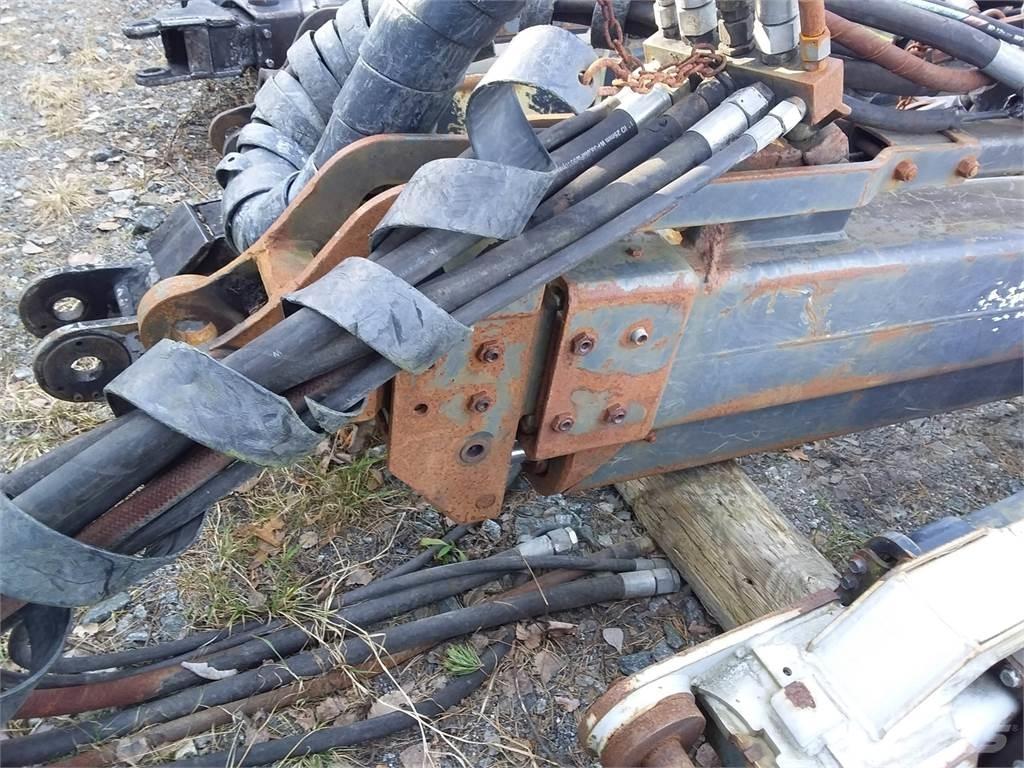 Loglift 210 Betakarító daruk