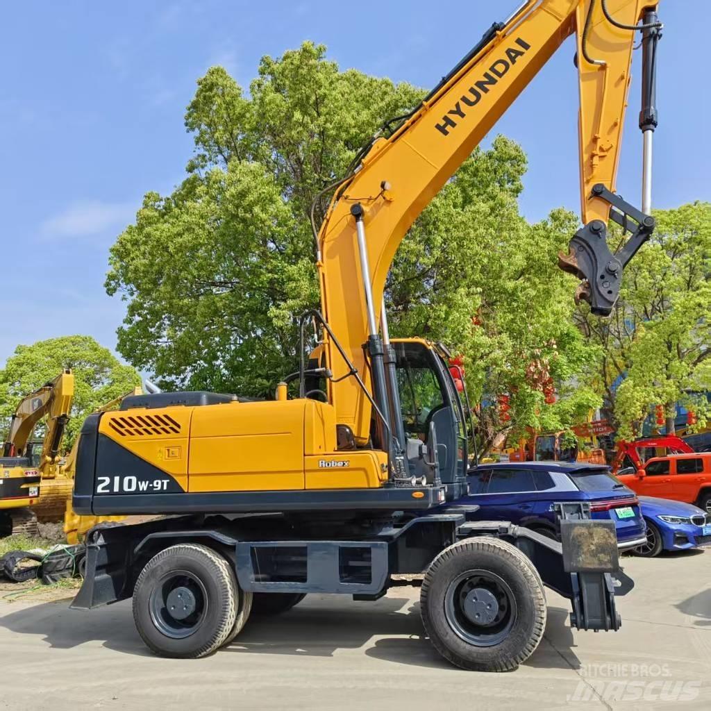 Hyundai 210w-9 Gumikerekes kotrók